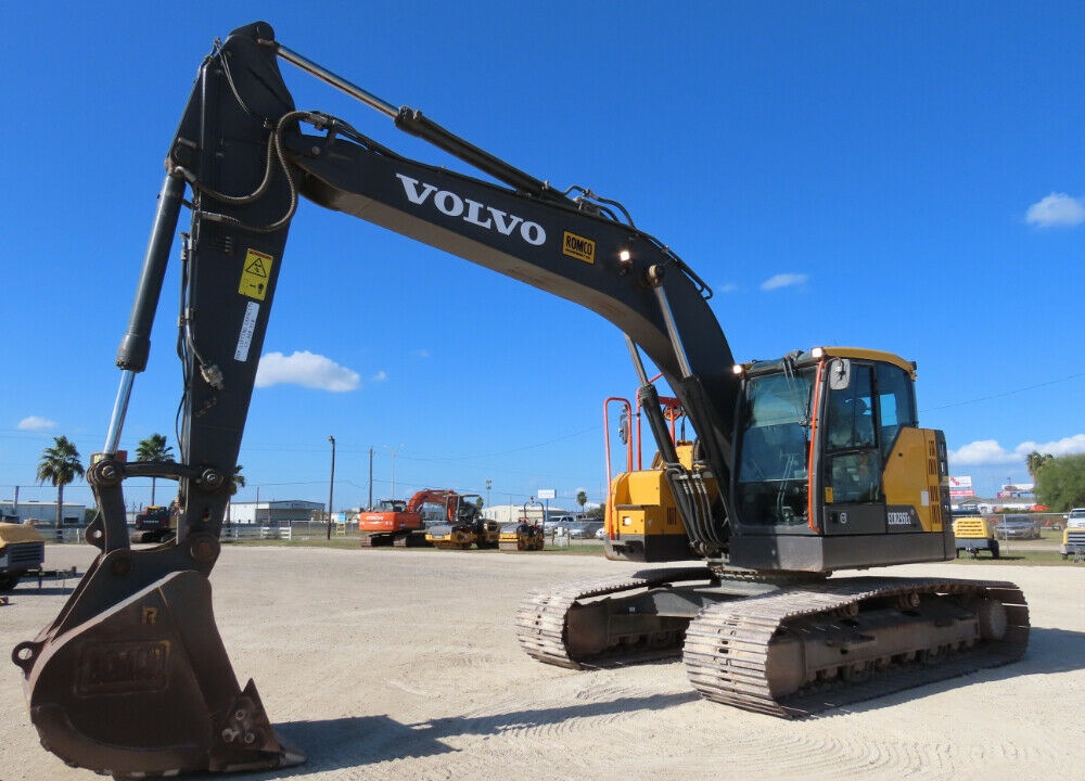 2018 Volvo ECR235EL Hydraulic Excavator A/C Cab Zero Tailswing Aux Hyd Air Conditioning / Heater