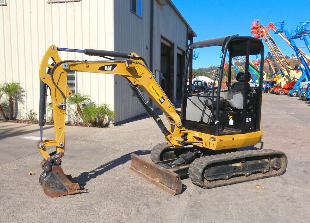 2015 Caterpillar 302.7D CR Mini Excavator Aux Hyd Blade Trackhoe 12″ Rubber Tracks