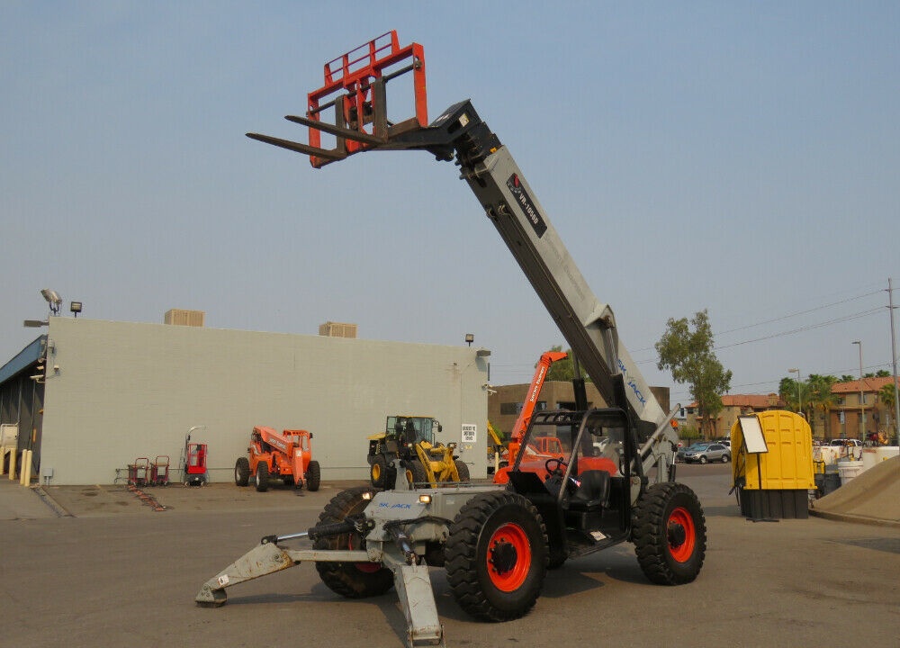 2011 Skyjack VR-1056D 56′ 10,000 lbs Telescopic Reach Forklift Hydraulic Outriggers