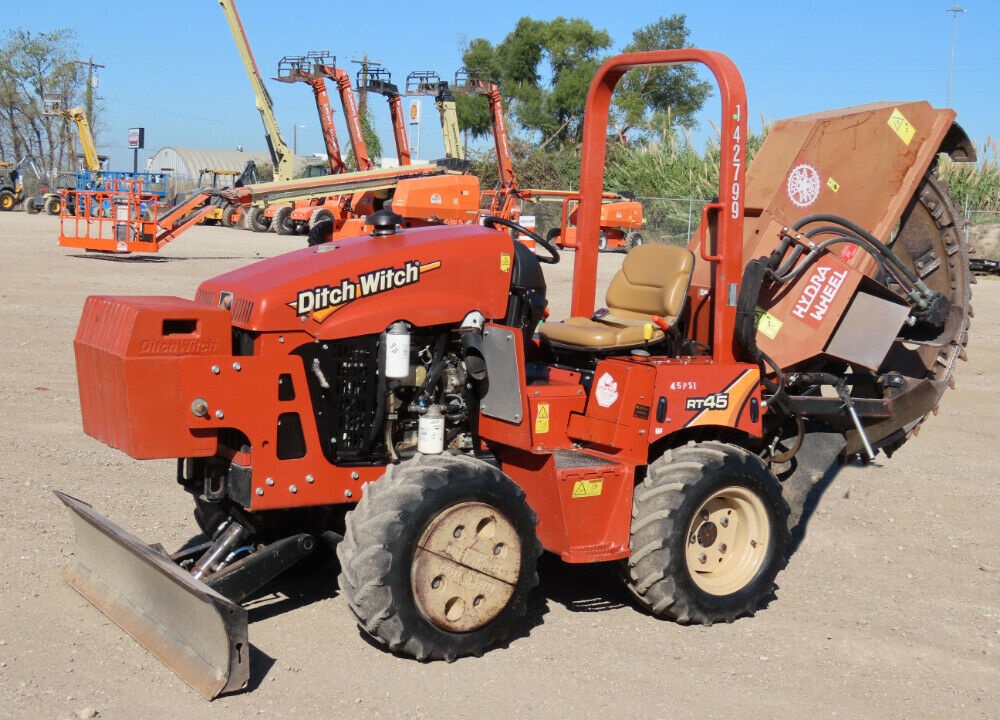 2015 Ditch Witch RT45 4WD Ride-On Trencher Rock Saw Tractor Dozer 4 Wheel Drive