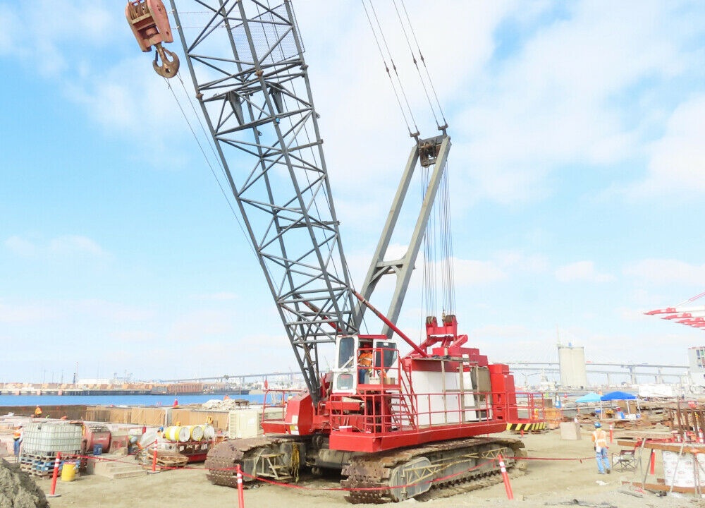 Link-Belt LS-718 250-Ton Lattice Crawler Crane 200′ Boom Tier 4 CAT Fully Enclosed Cab