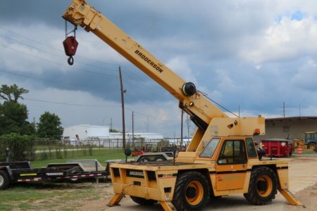 2012 Broderson IC-200-2G 30,000 lbs 4WD Carry Deck Crane 45′ Boom Cab Crane Level Indicator