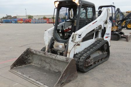 2015 Bobcat T590 Skid Steer Track Loader Crawler Aux Hyd Kubota Diesel Pull-down padded lap bar