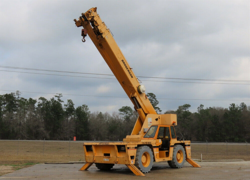 2007 Broderson IC-200-3F 15-Ton Carry Deck Crane Boom 4WD Jib 73′ Back-up Alarm