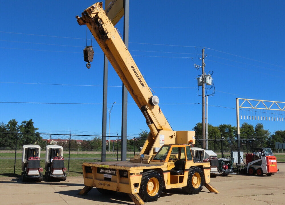 2007 Broderson IC-200-3F 30,000 lbs Carry Deck Crane Boom Cummins Diesel 3 Stage Telescopic Mast