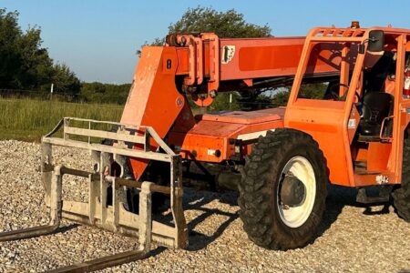 2016 Skytrak 8042 42′ 8,000LB Telescopic Reach Forklift Cab Telehandler