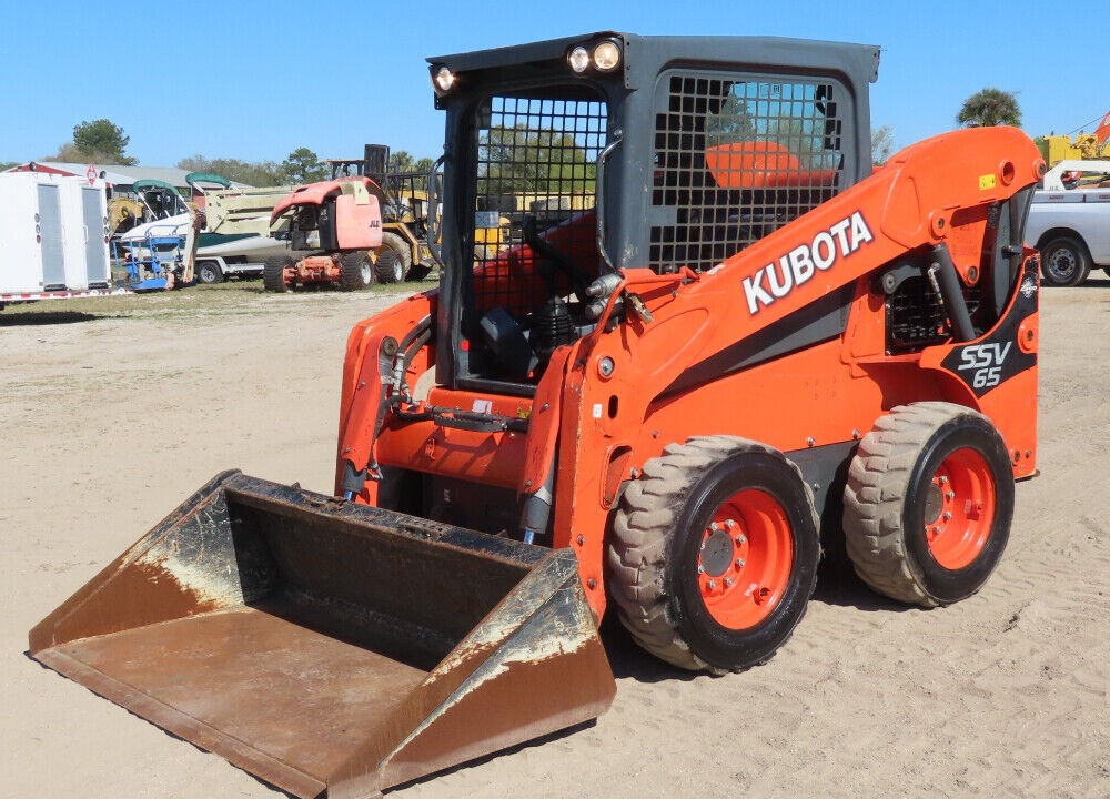 2017 Kubota SSV65 Skid Steer Wheel Loader Aux Hyd Diesel Two-Seed Bucket Dial and Foot Throttle