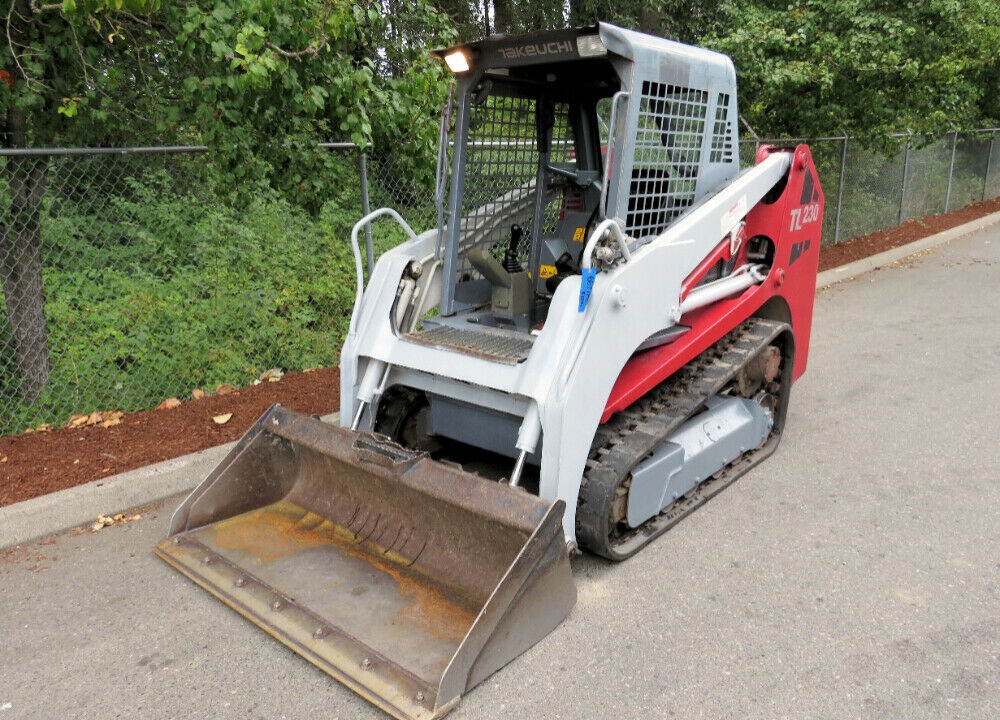 2013 Takeuchi TL230 Tracked Skid Steer Crawler Loader Kubota Aux Hyd Foot and Hand Throttle