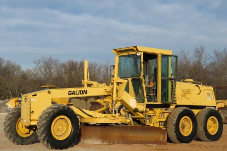 2002 Galion 850-B Motor Grader 14′ Moldboard Blade Tractor Cab Komatsu 14’ Moldboard