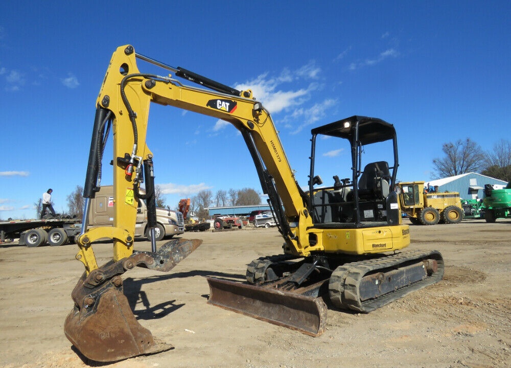 2016 Caterpillar 305E2 CR Mini Excavator Hydraulic Thumb Aux Hyd Q/C 3 Selectable Auxiliary Hydraulic Flow Rates