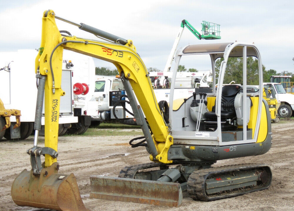 2015 Wacker Neuson 3503RD Mini Excavator Rubber Tracks Backhoe Aux Hyd Two-Speed Travel