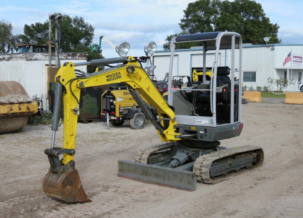 2016 Wacker Neuson EZ28 VDS Mini Excavator Rubber Tracks Backhoe 12″ Rubber Tracks