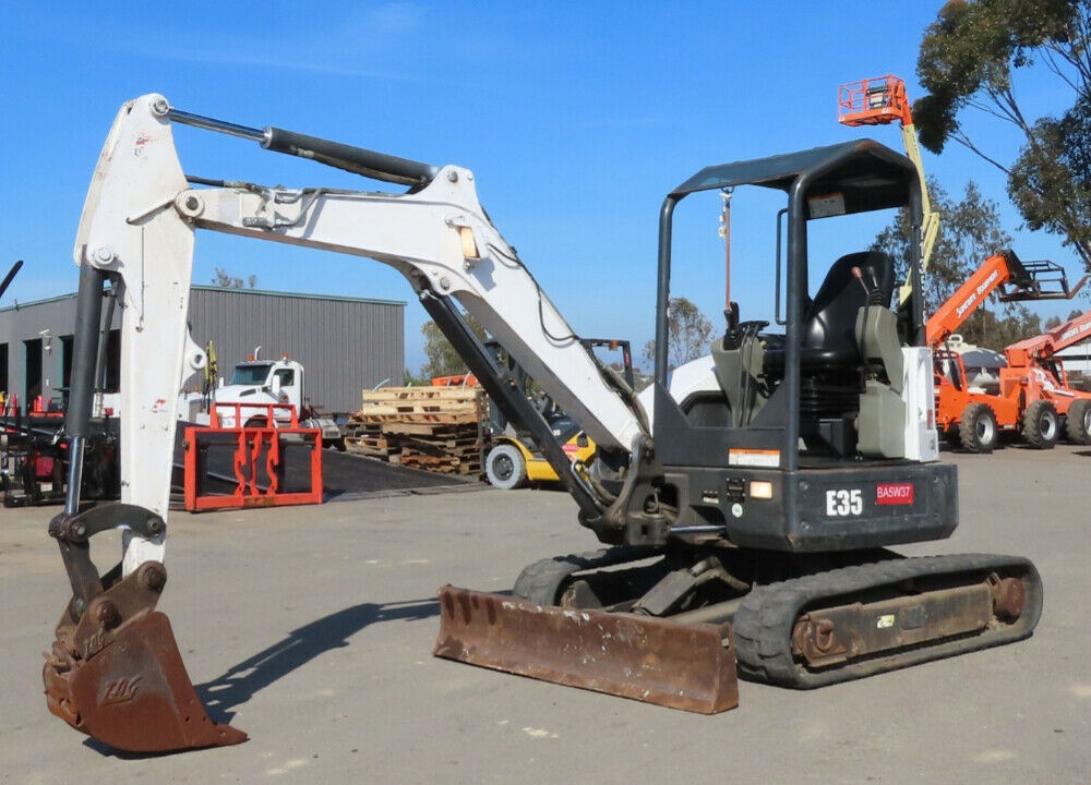 2013 Bobcat E35 Mini Excavator Rubber Tracks Backhoe Aux Hyd Q/C Diesel Travel Alarm