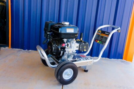 3000 PSI Mi-T-M Pressure Washer